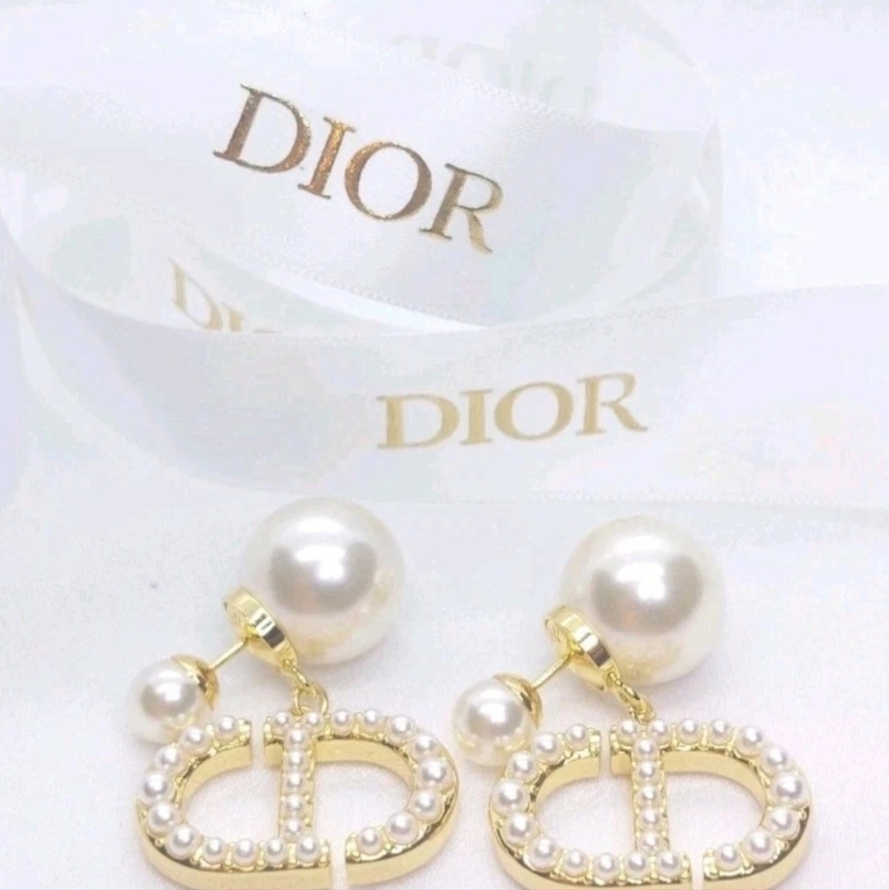 Dior Gold-Tone Pearl Logo Drop Earrings - Picture 2 of 4